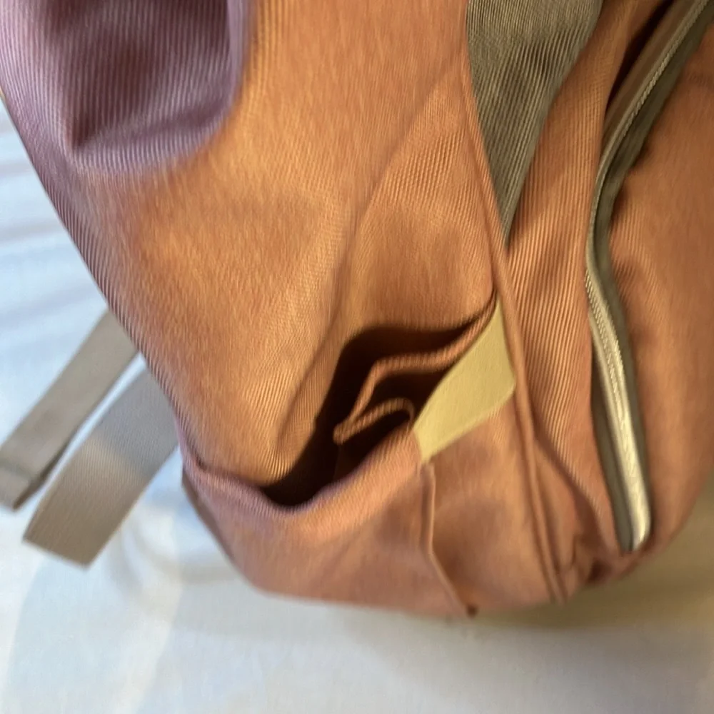 Hafmall Brown & Gray backpack diaper bag. Very Good to Excellent Condition.